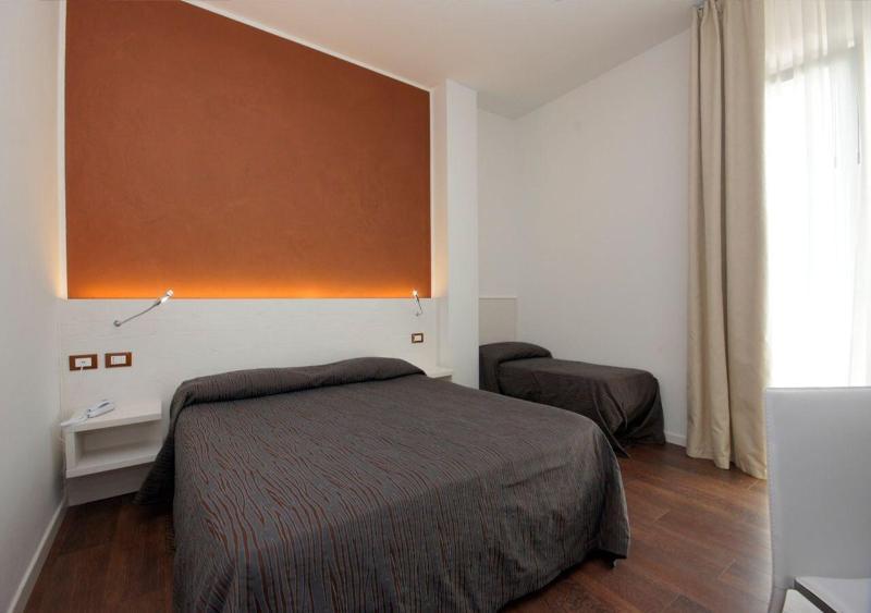 Hotel Aragosta カットーリカ エクステリア 写真